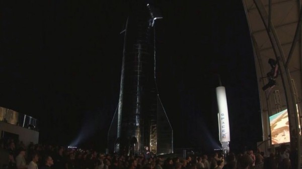 
                              Elon Musk unveils new SpaceX rocket Starship for private-round trips to moon and Mars
                      