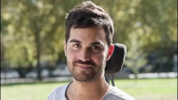 Paralysed man walks using mind-controlled robotic suit
Paralysed man walks using mind-controlled robotic suit